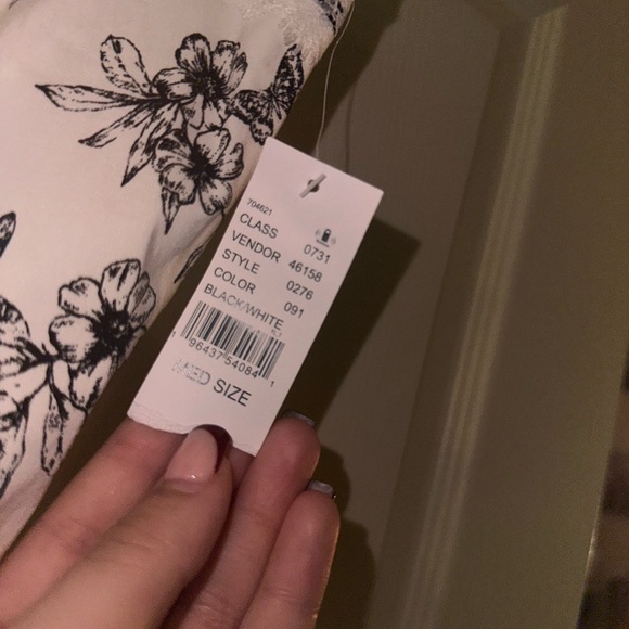 NWT PacSun Beverly and Beck White and Black Floral sleeveless corset crop top M - Picture 5 of 10